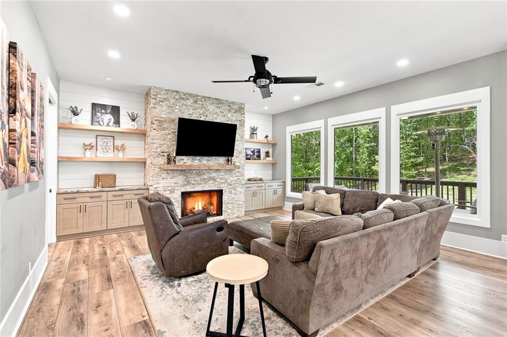 221 Brookhollow Road