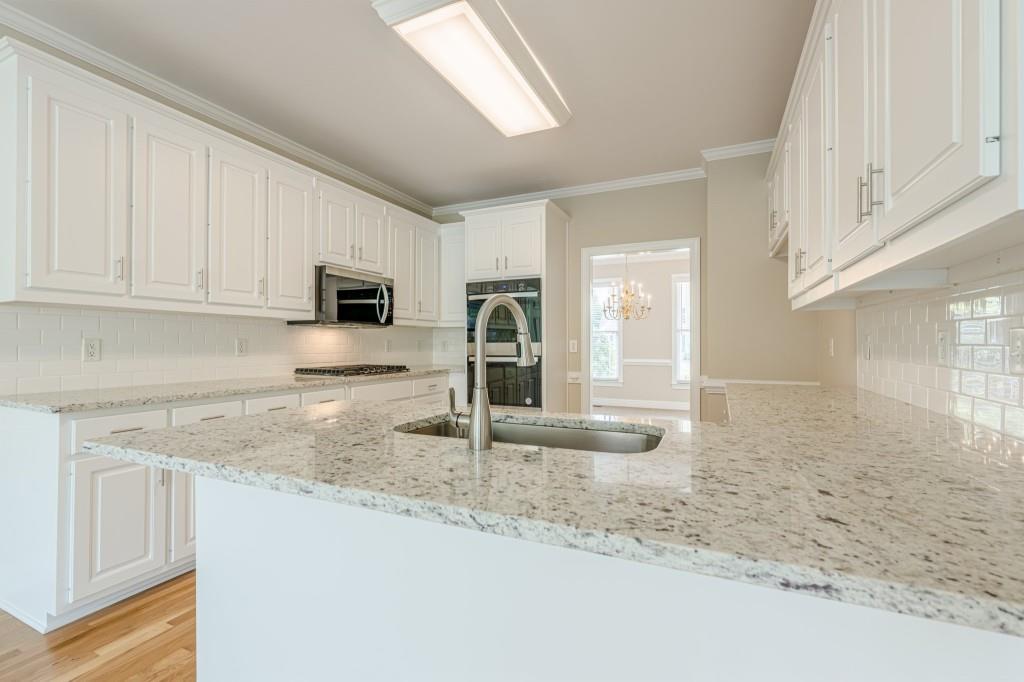 1611 Threepine Place, Lilburn, Georgia image 28