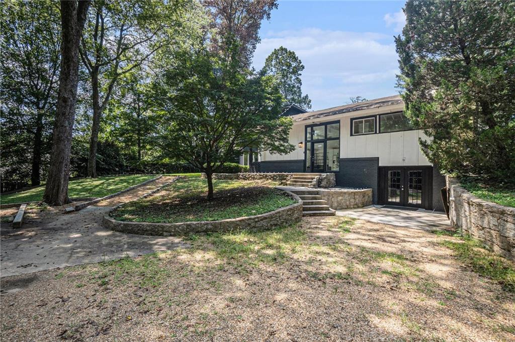 1087 Lee Circle NE