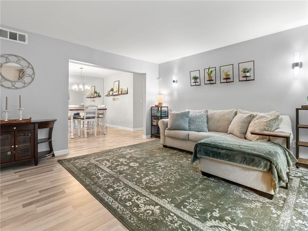 6851 Roswell Road H26