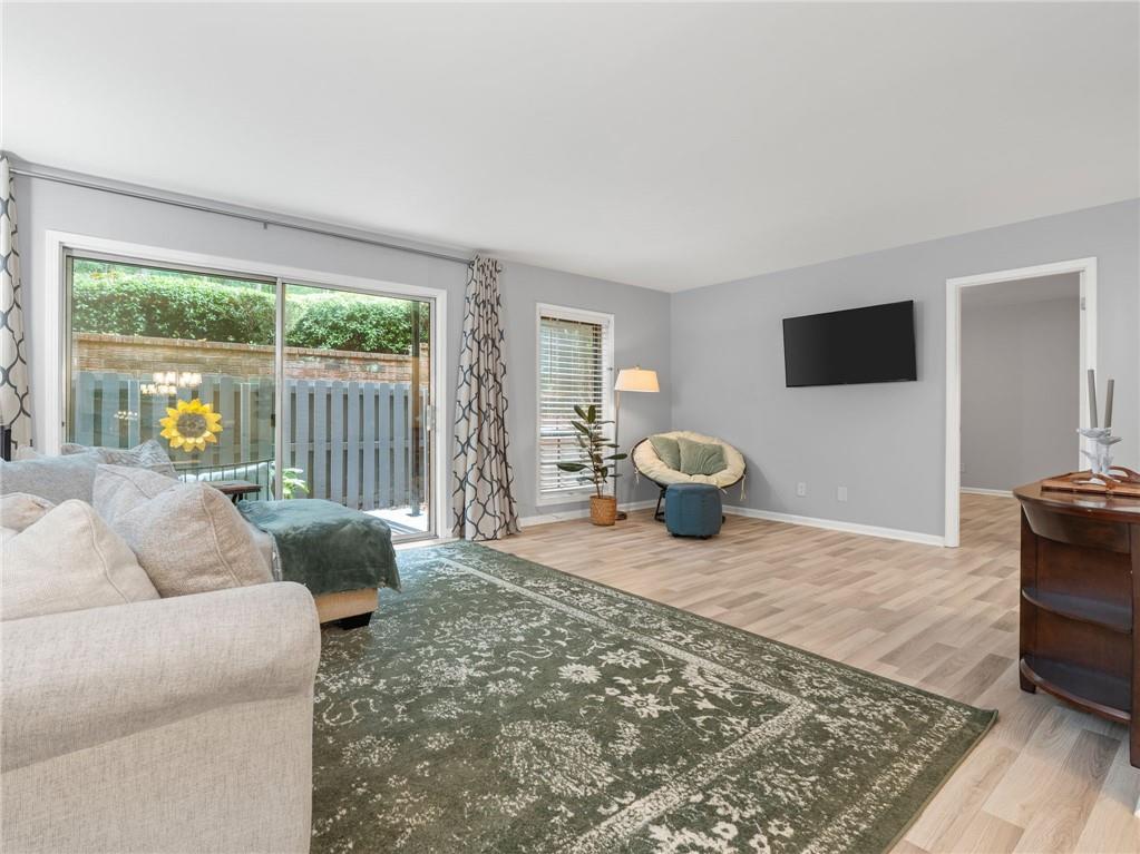 6851 Roswell Road H26