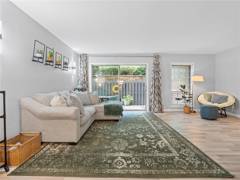6851 Roswell Road H26
