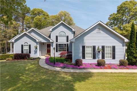 Homes For Sale - 750 Tribble Cove Drive<br/> Lawrenceville, GA 30045