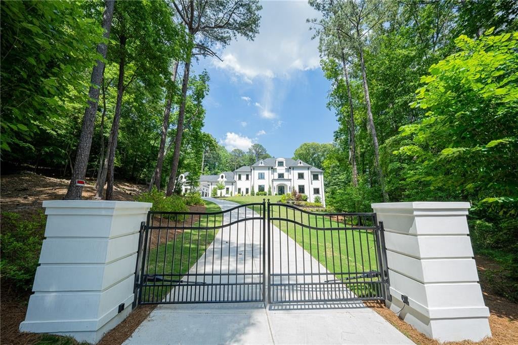 5211 Powers Ferry Road