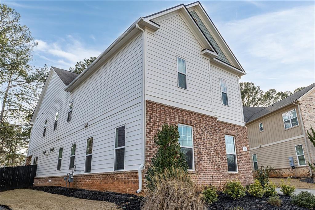 1088 Heatherland Drive NE