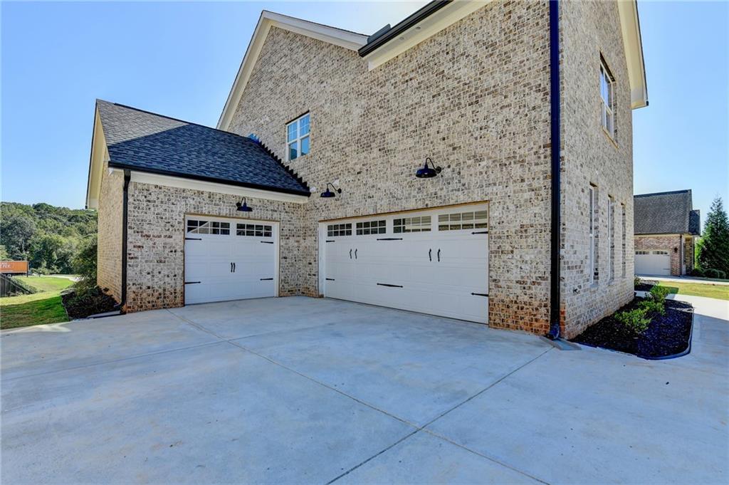 5643 Meadow View Drive