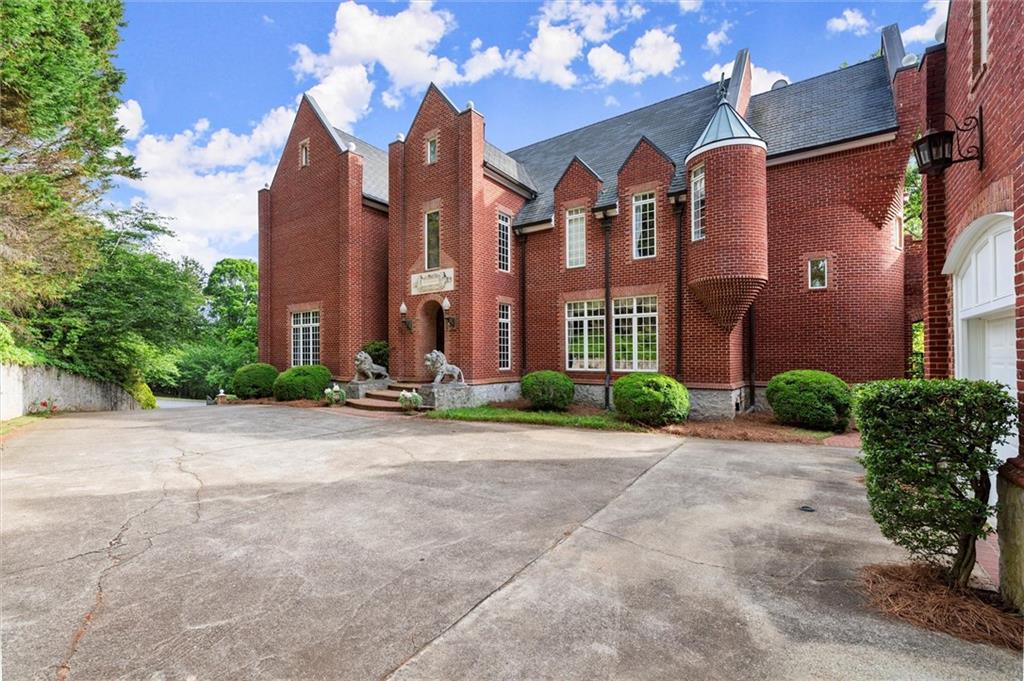 3863 Streamside Drive S