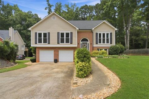 Homes For Sale - 3787 Seasons Drive<br/> Acworth, GA 30101