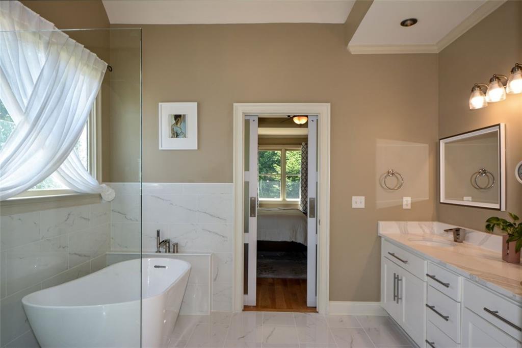 3740 Duckcove Way, Cumming, Georgia image 4