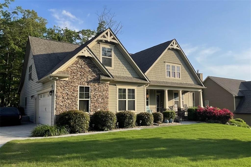37 Grand Georgian Court NE