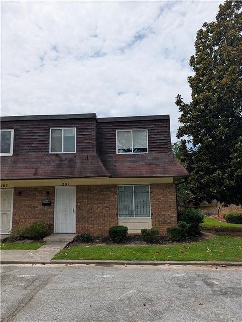 Townhouse For Rent - 201 Peyton Place<br/> Atlanta, GA 30311