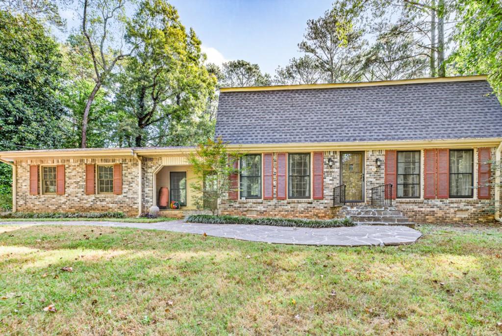 2037 Stoneleigh Drive