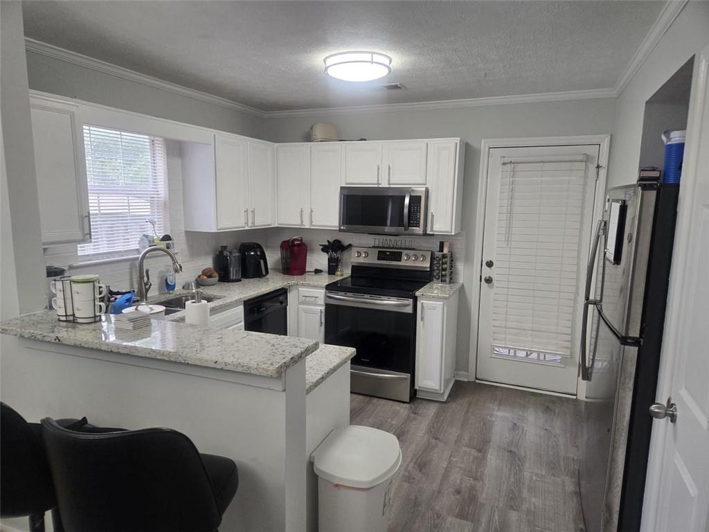 Wellington Manor - Residential