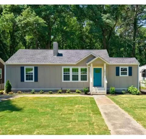 Photo of 2032 North Avenue NW, Atlanta, GA 30318 (MLS # 7709916)