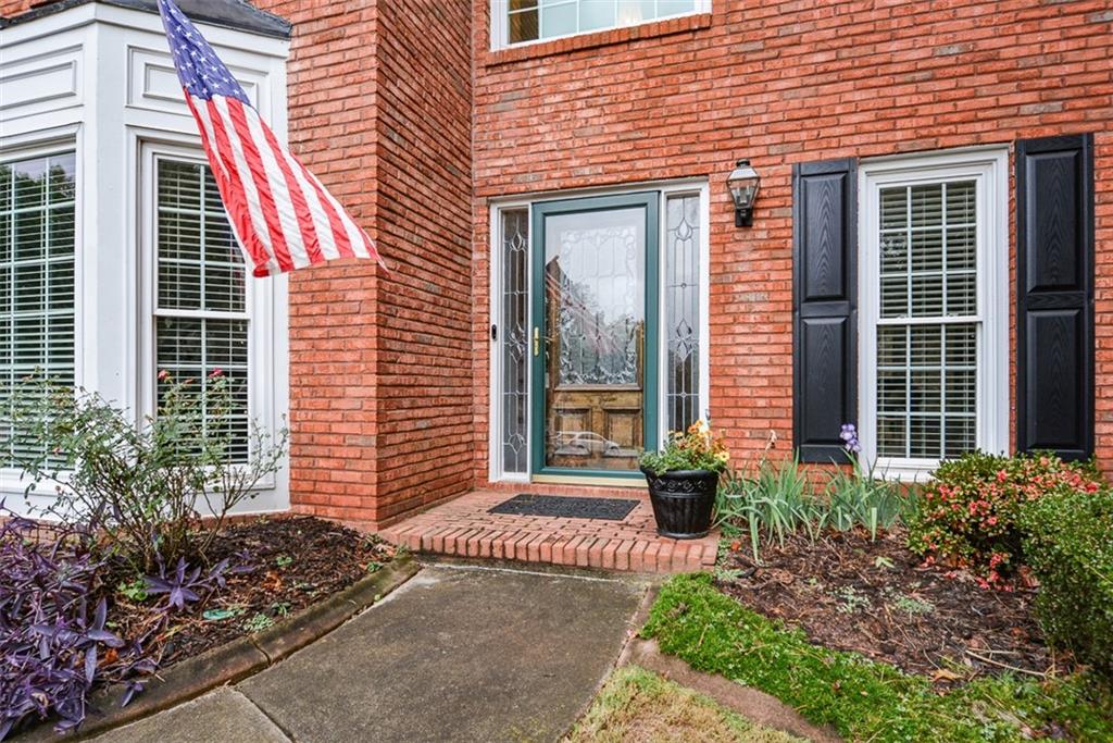 1516 Shadow Ridge Circle