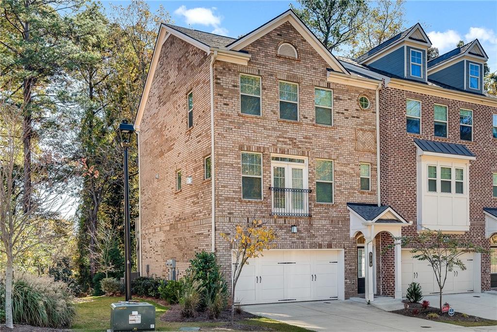 3179 Clairebrooke Avenue