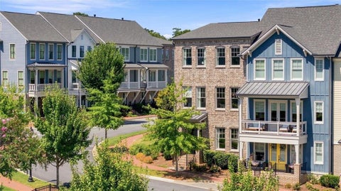 Homes For Sale - 560 Maplewood Drive<br/> Roswell, GA 30075