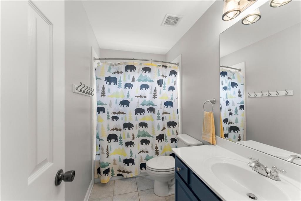 8815 Stone River Drive, Gainesville, Georgia image 38