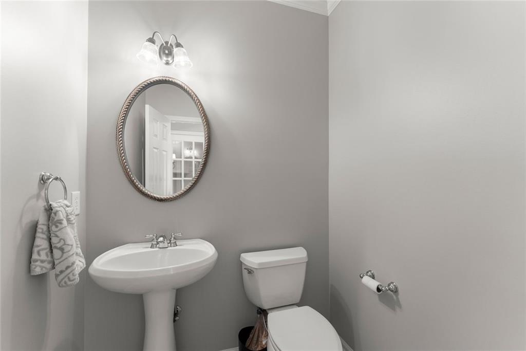 8815 Stone River Drive, Gainesville, Georgia image 23