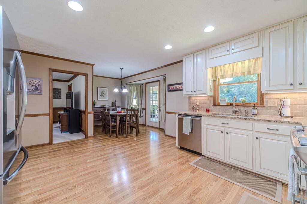 4481 Lucerne Place, Lilburn, Georgia image 11