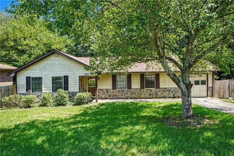 Homes For Sale - 3011 Menlo Park Drive<br/> Clayton County, Rex, GA 30273