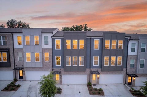 Townhouse For Rent - 1445 Creekside Circle<br/> Atlanta, GA 30318