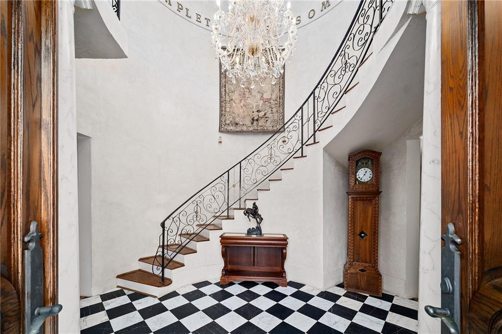 2740 Northside NW Drive N