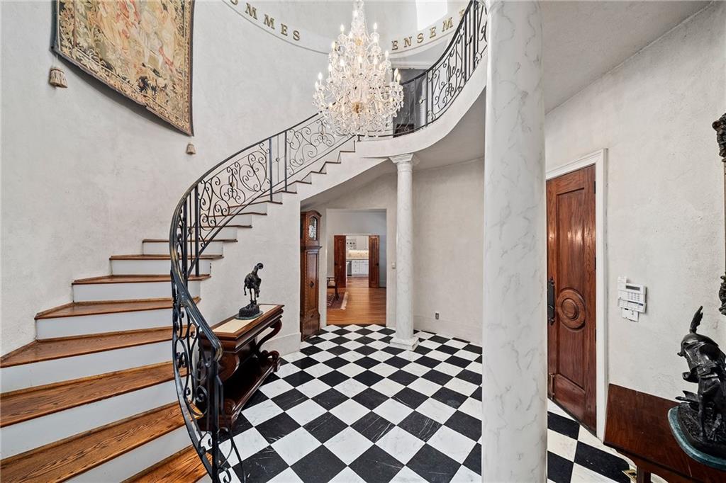 2740 Northside NW Drive N