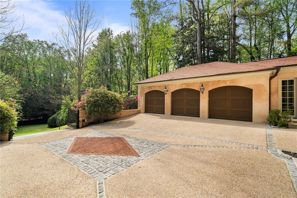 2740 Northside NW Drive N