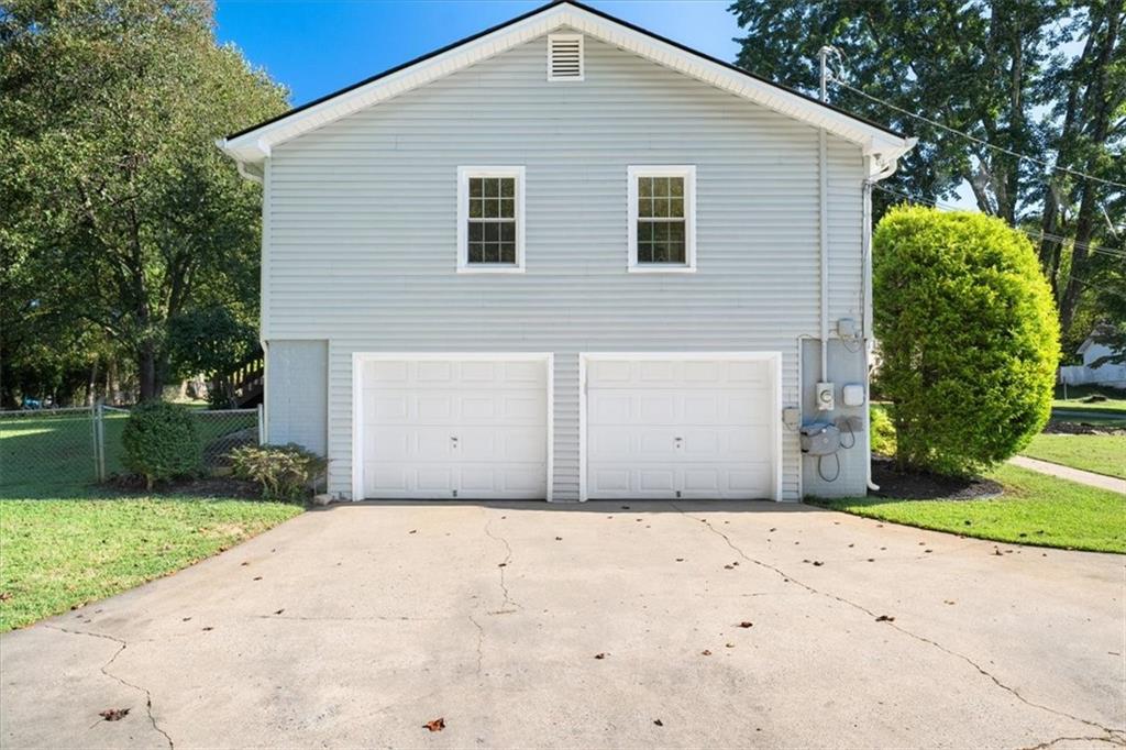 404 Hill Crest Court