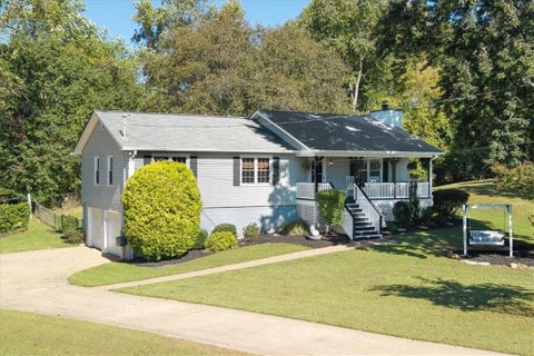 Photo of 404 Hill Crest Court, Woodstock, GA 30188 (MLS # 7847312)