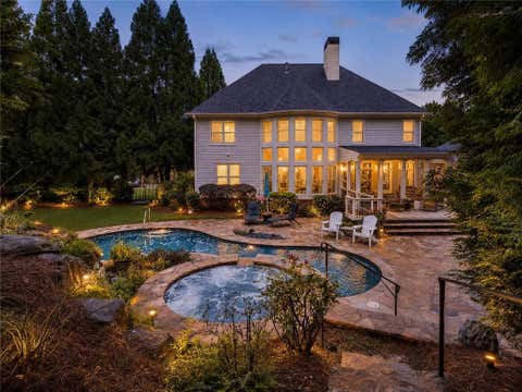 Homes For Sale - 5415 Noble Valley Court<br/> Suwanee, GA 30024