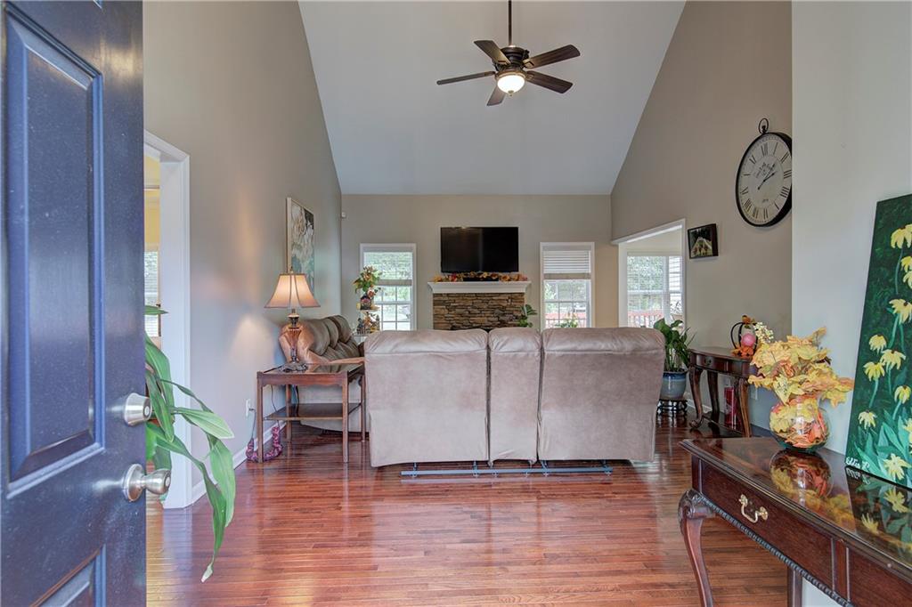 24 Lenox Drive NE