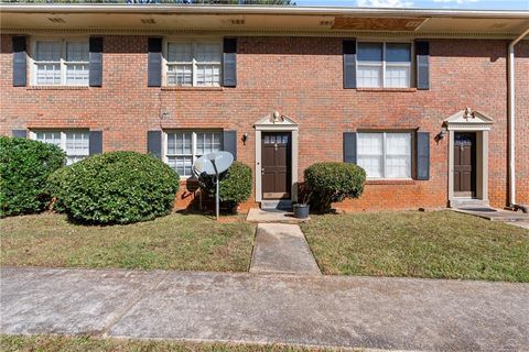 Townhouse For Sale - 1012 Sexton Drive #4<br/> Stone Mountain, GA 30083