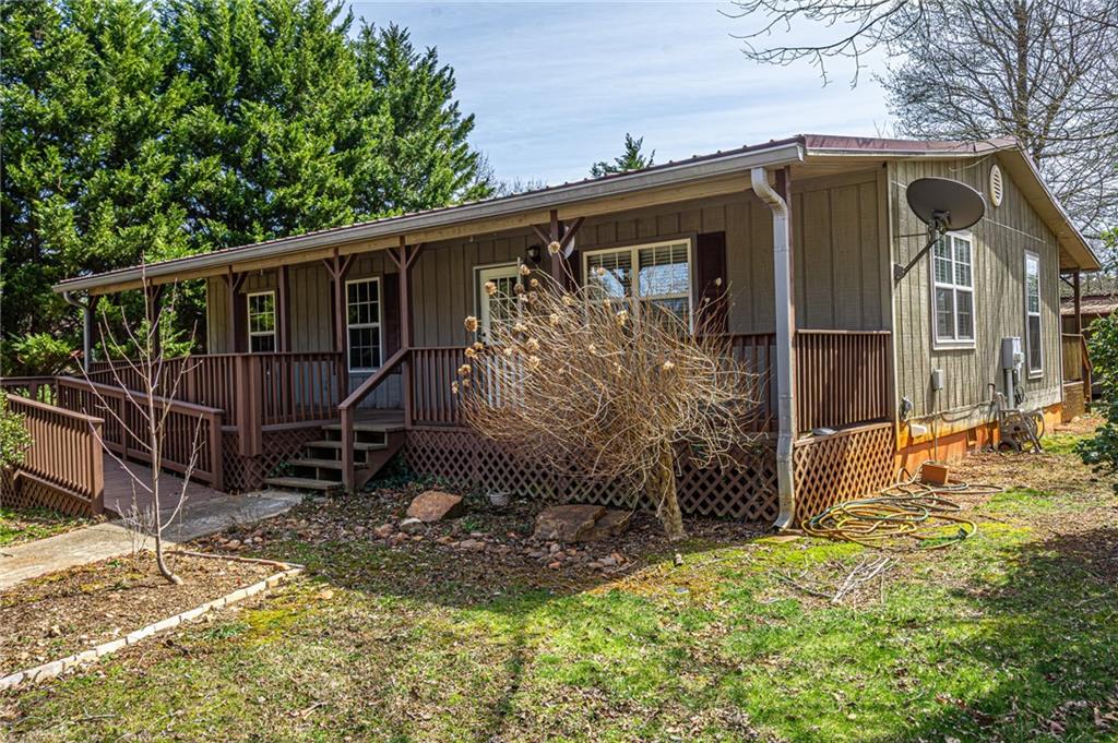 10 Pinewood Drive E