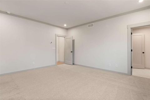listing image 76