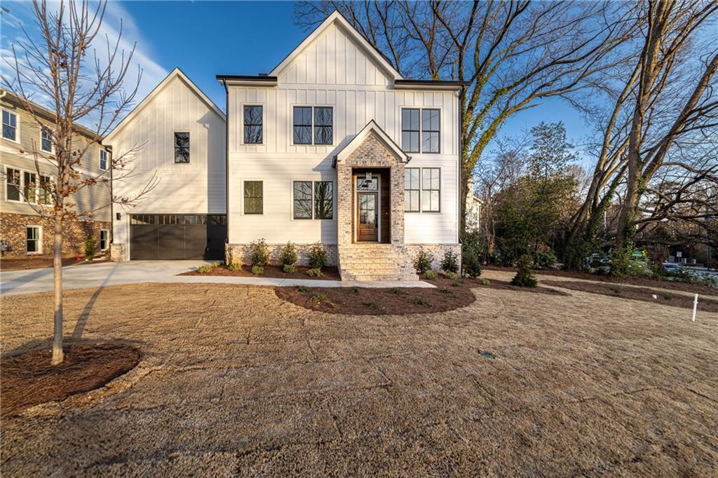581 Sherwood Road NE