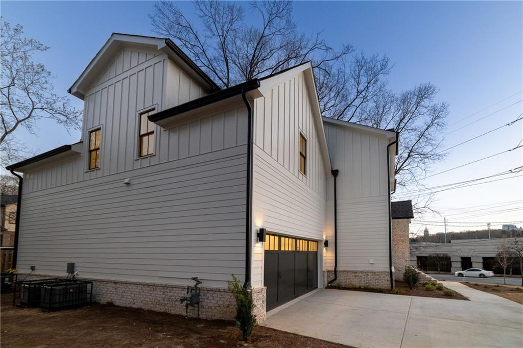 581 Sherwood Road, Atlanta, Georgia image 8
