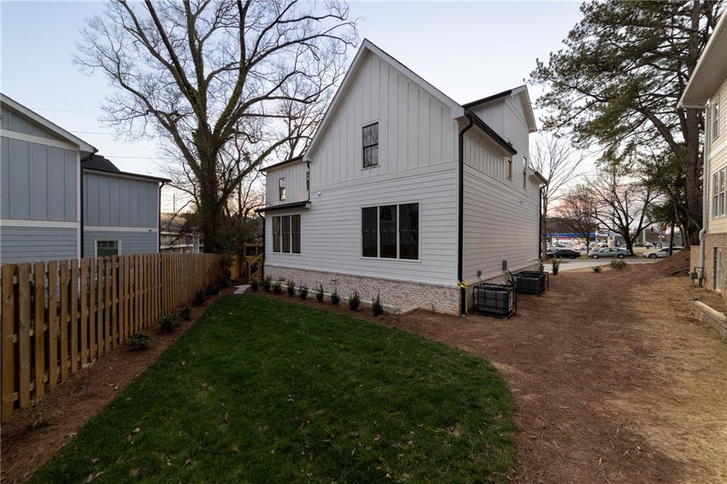 581 Sherwood Road, Atlanta, Georgia image 9