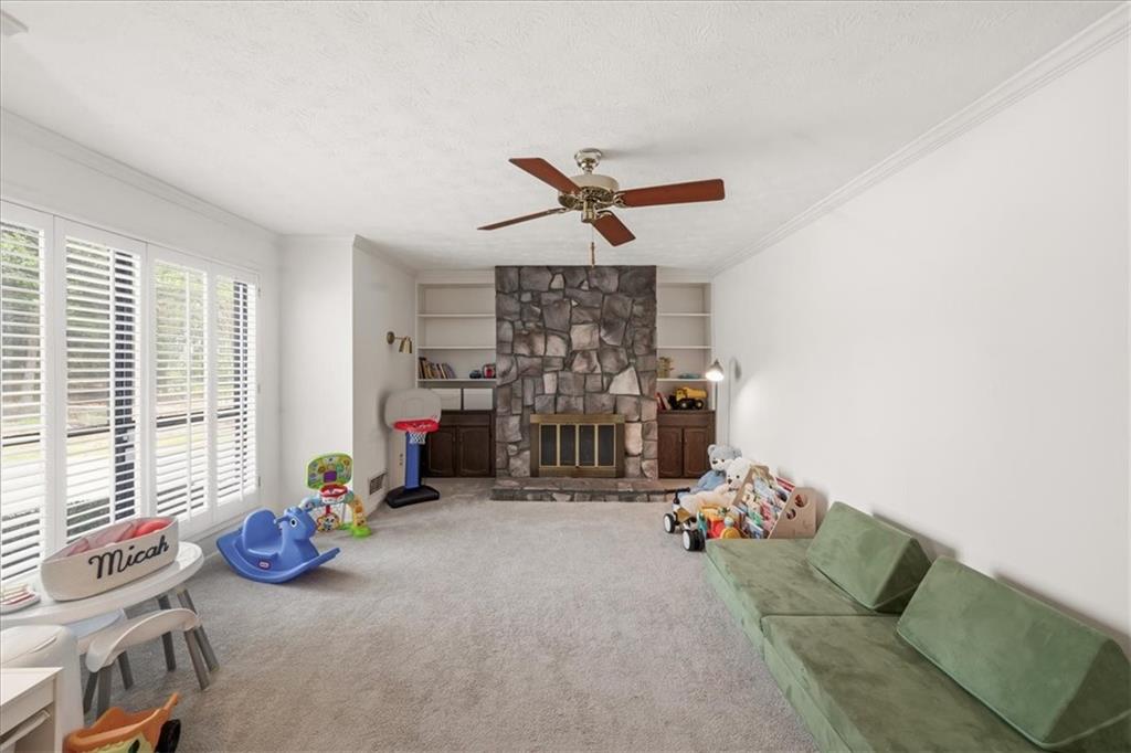 1700 Woodcliff Way NE