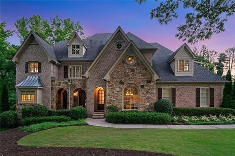 Homes For Sale - 4304 Berkford Circle<br/> Brookhaven, GA 30319