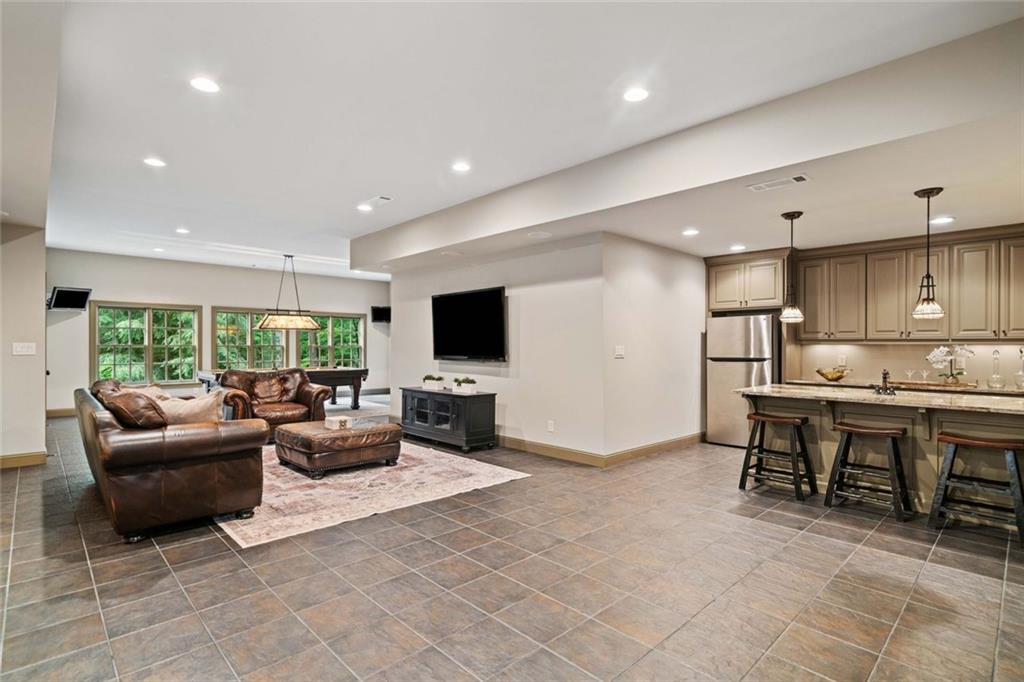 4304 Berkford Circle NE