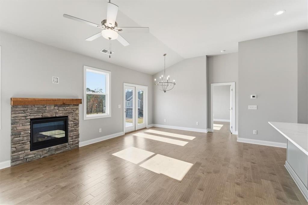 356 Lakeside Court