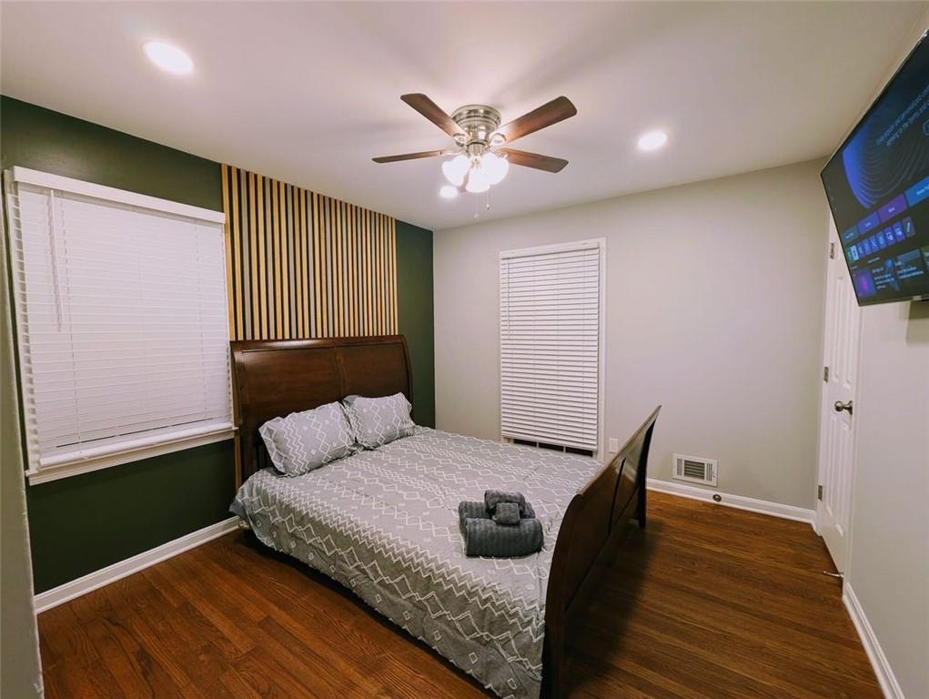 Fully Furnished Month to Month or long term rentals.
Stunning Gem is EAST COBB on large corner lot, Amazing location, Wheeler High and Eastvalley Elem are within walking distance of your new home, 4 side brick, 4 bedrooms/3.5 baths, Open floor plan with hardwood floors,entry foyer,living room separate dining room, Renovation includes new gourmet kitchen,white cabinets, large Island,granite counters,gas stove,stainless steel appliances including refrigerator,fireplace in the kitchen area, new large owners' suite,with deep soaking tub,huge separate shower,double vanity with granite counter,great walk-in closets,all baths have been renovated ,three additional large bedrooms with bonus 5th bedroom/office, family room with half bath,separate laundry room,fresh interior paint,new driveway.