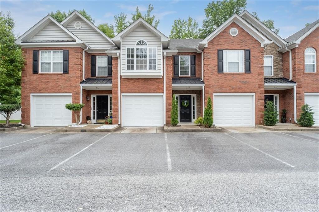 215 Morris Lane