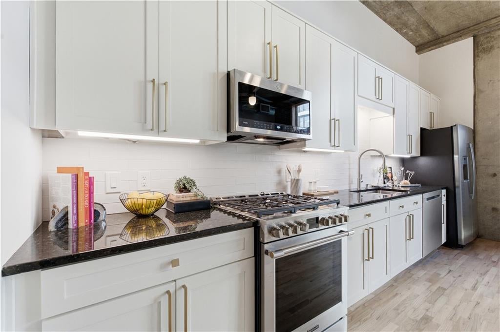 660 Glen Iris Drive NE 208