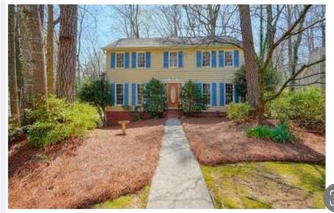 4241 Glenforest Way NE Roswell GA 30075
