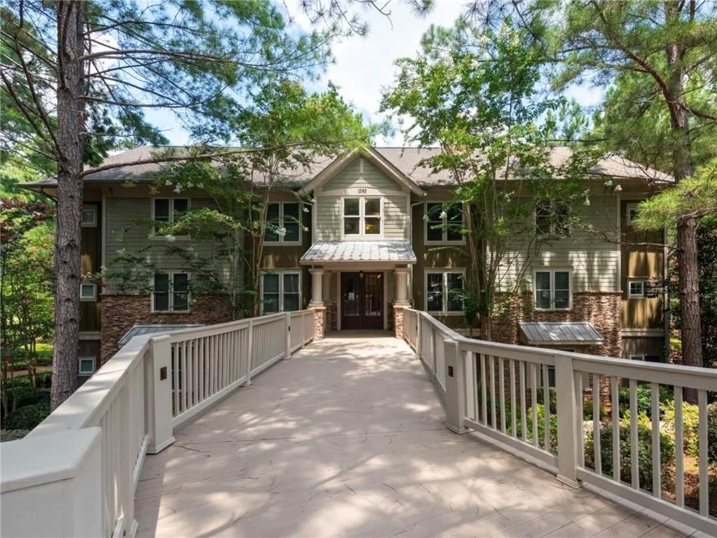 3 BDRM / 3 BATH – LAKE VIEW UNFURNISHED CONDO FOR RENT - Located in the amazing Reynolds at Lake Oconee, inside the Village at Lake Club Pointe Condo Community. Tenants would have access to Security Gate Entries, Common Dock, Lake Access, Grilling Area, Miles and Miles of Walking and Riding Paths, and more. Main Floor has Spacious Open Great Room with Fireplace and Built-In Bookshelves. Kitchen with Breakfast Bar and Dining Room leading to Outdoor Covered Porch overlooking the Lake. Primary Suite has Large Walk-In Closet and Ensuite Bath. 2nd BDRM has access to Full Bath. Second floor has Private Guest Suite/Office/Den with Full Bathroom. Has Private Single Car Garage. 3 Minutes to Ritz Carlton, 8 minutes to Publix. Pets Allowed with Pet Deposit. Available Immediately. 1 Year Minimum Lease Period.