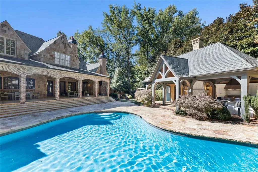 Marietta, Georgia 30067, United States, 7 Bedrooms Bedrooms, ,8 BathroomsBathrooms,Residential,Active,232521