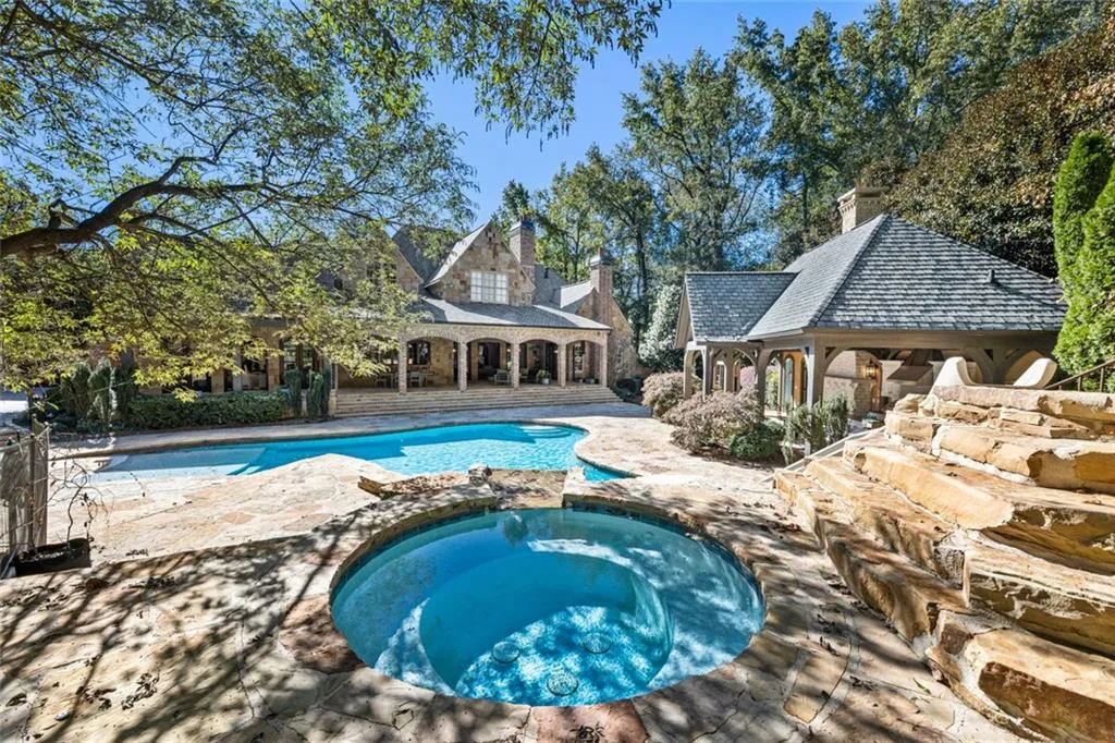 Marietta, Georgia 30067, United States, 7 Bedrooms Bedrooms, ,8 BathroomsBathrooms,Residential,Active,232521